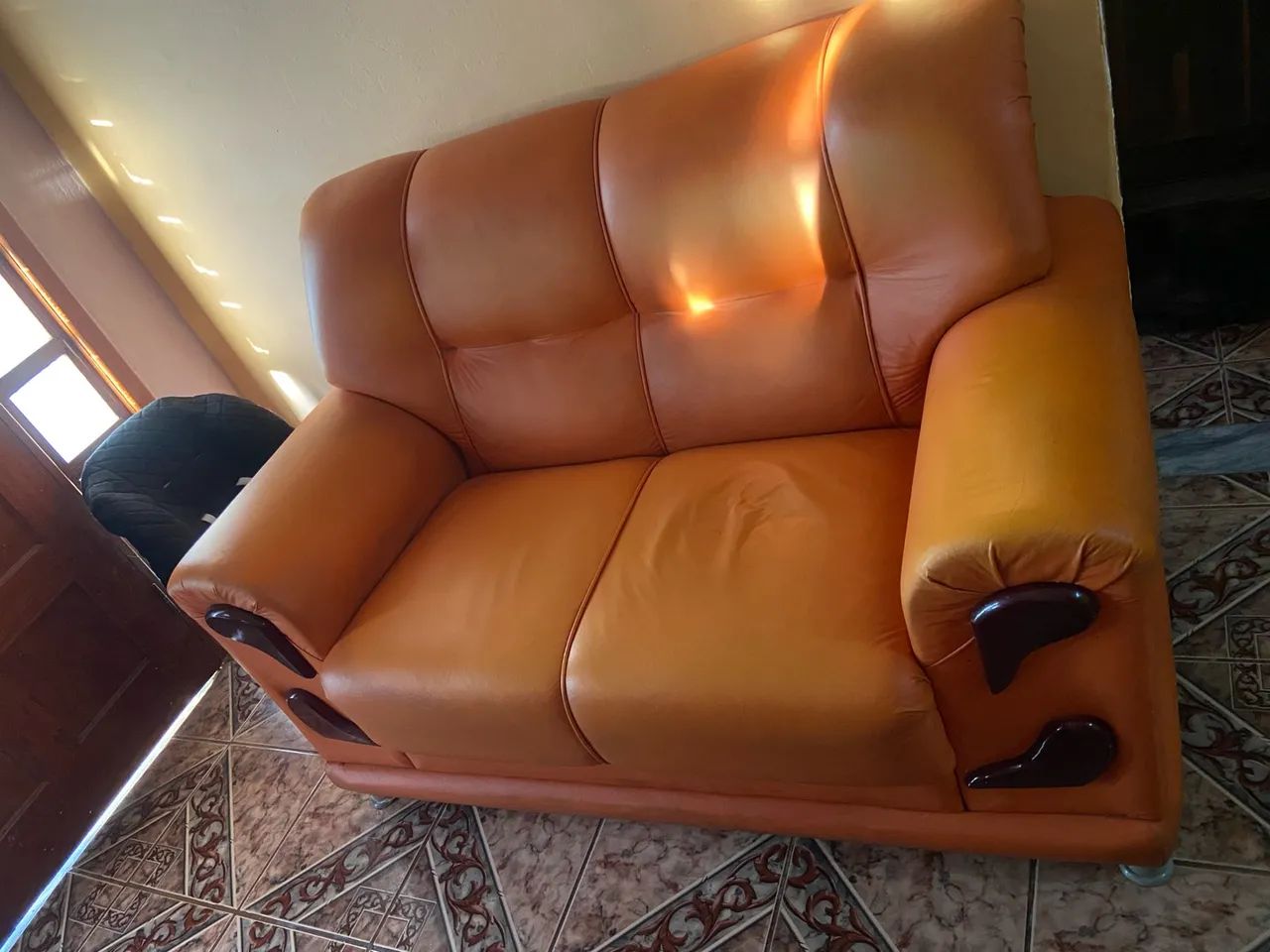 Conjunto 2 e 3 lugares, caramelo, bem conservado. Retirada Santa Luzia. - Foto 3