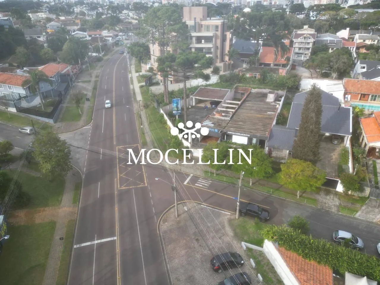 Casa com 325m², para alugar no bairro Bom Retiro. - Foto 3