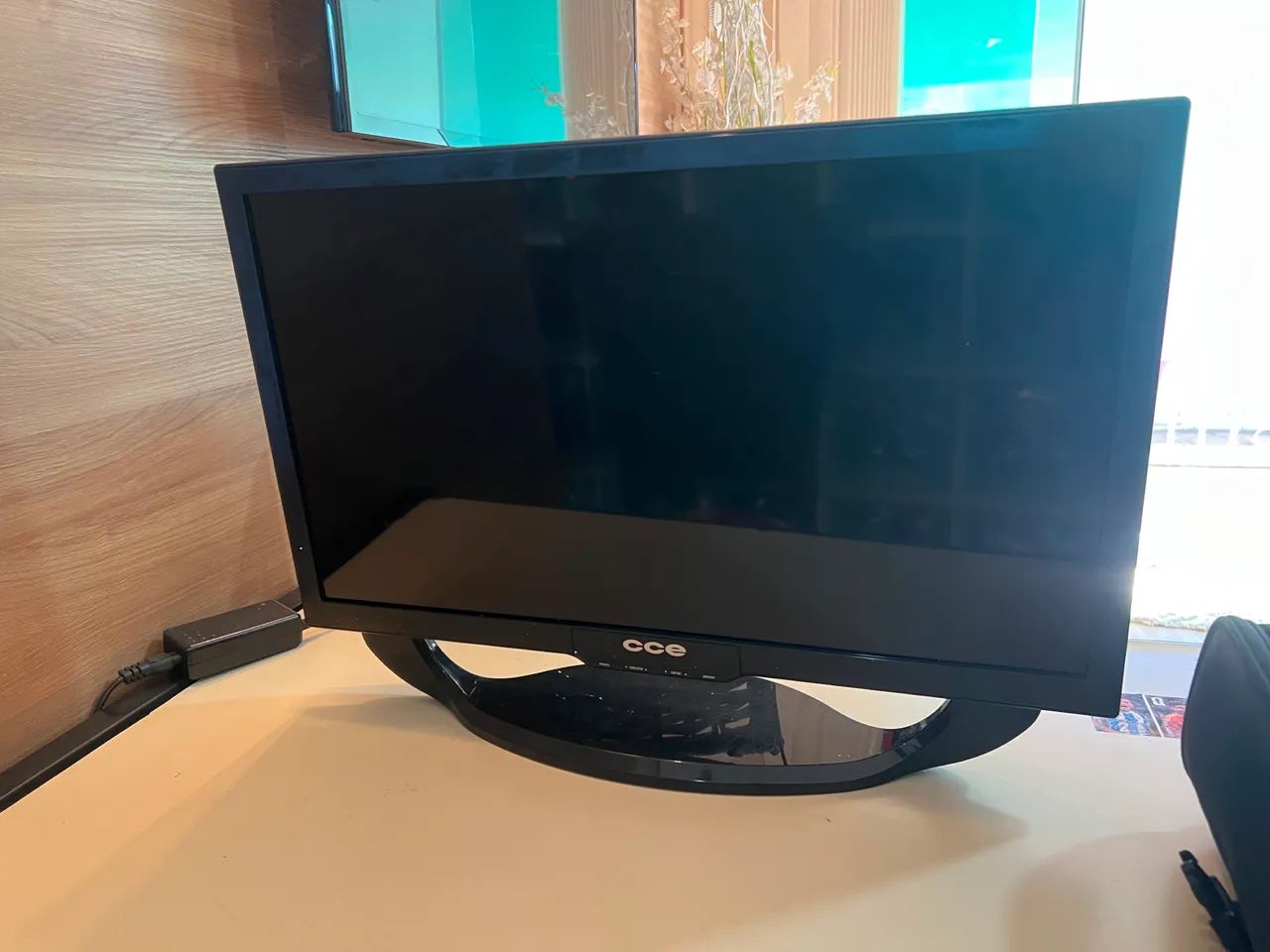 TELEVISÃO CCE 24? SEMI NOVA 