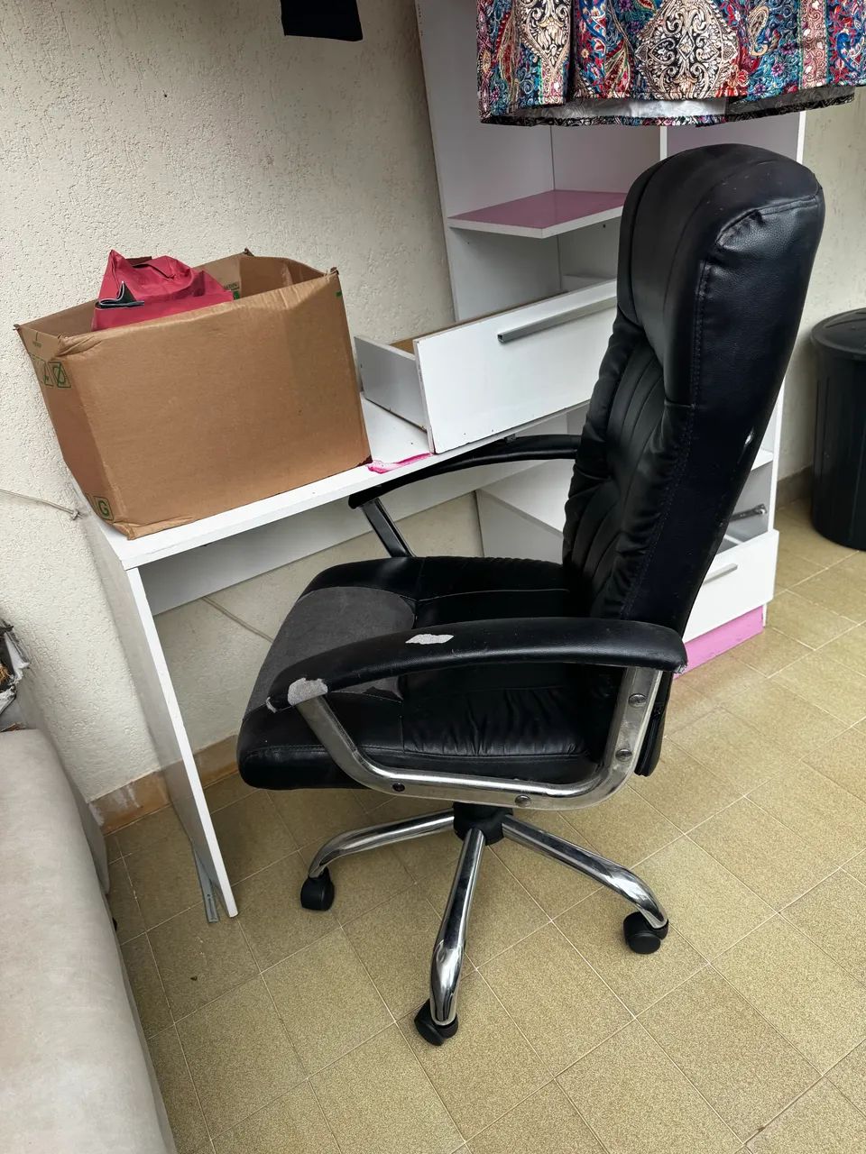 Venda de cadeira de estudos 