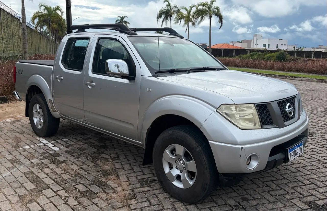 Nissan Frontier Frontier LE CD 4x4 2.5 TB Diesel Aut. 2013