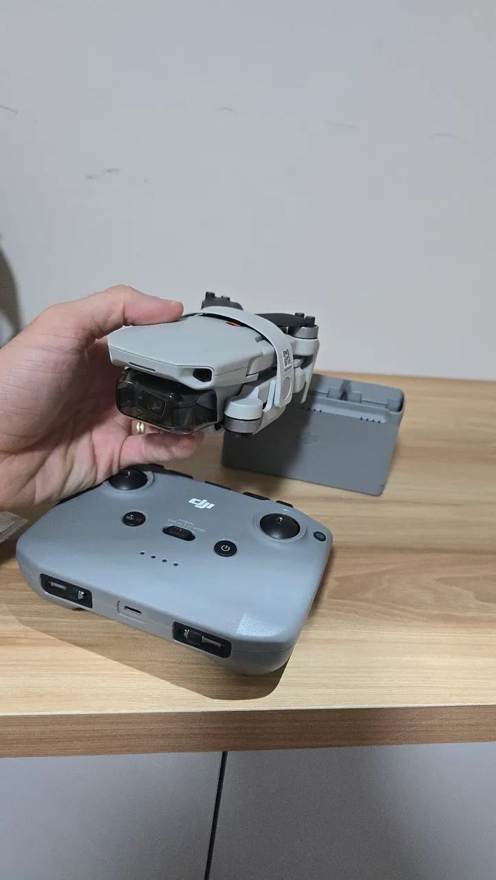 Drone DJI MINI 2 COM COMBO FLY MORE420252223674132483