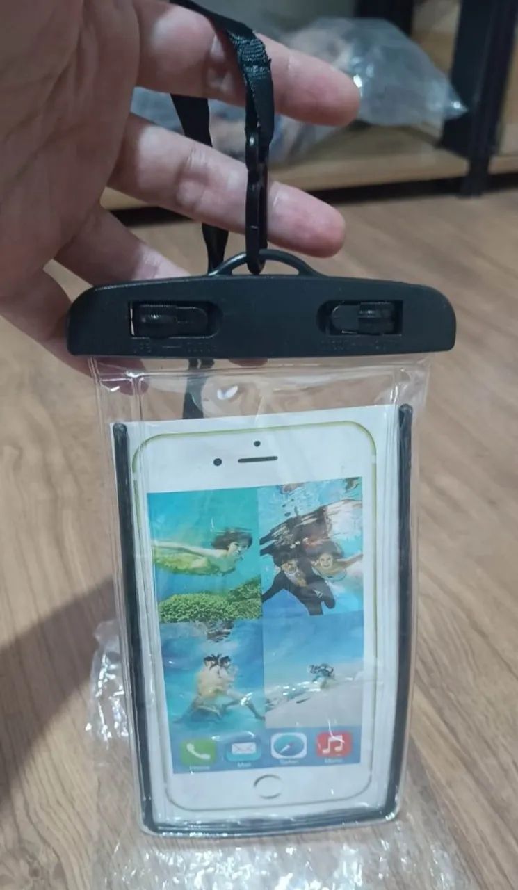 Capa Bolsa Proteção Contra Água Para Celular  - Foto 2