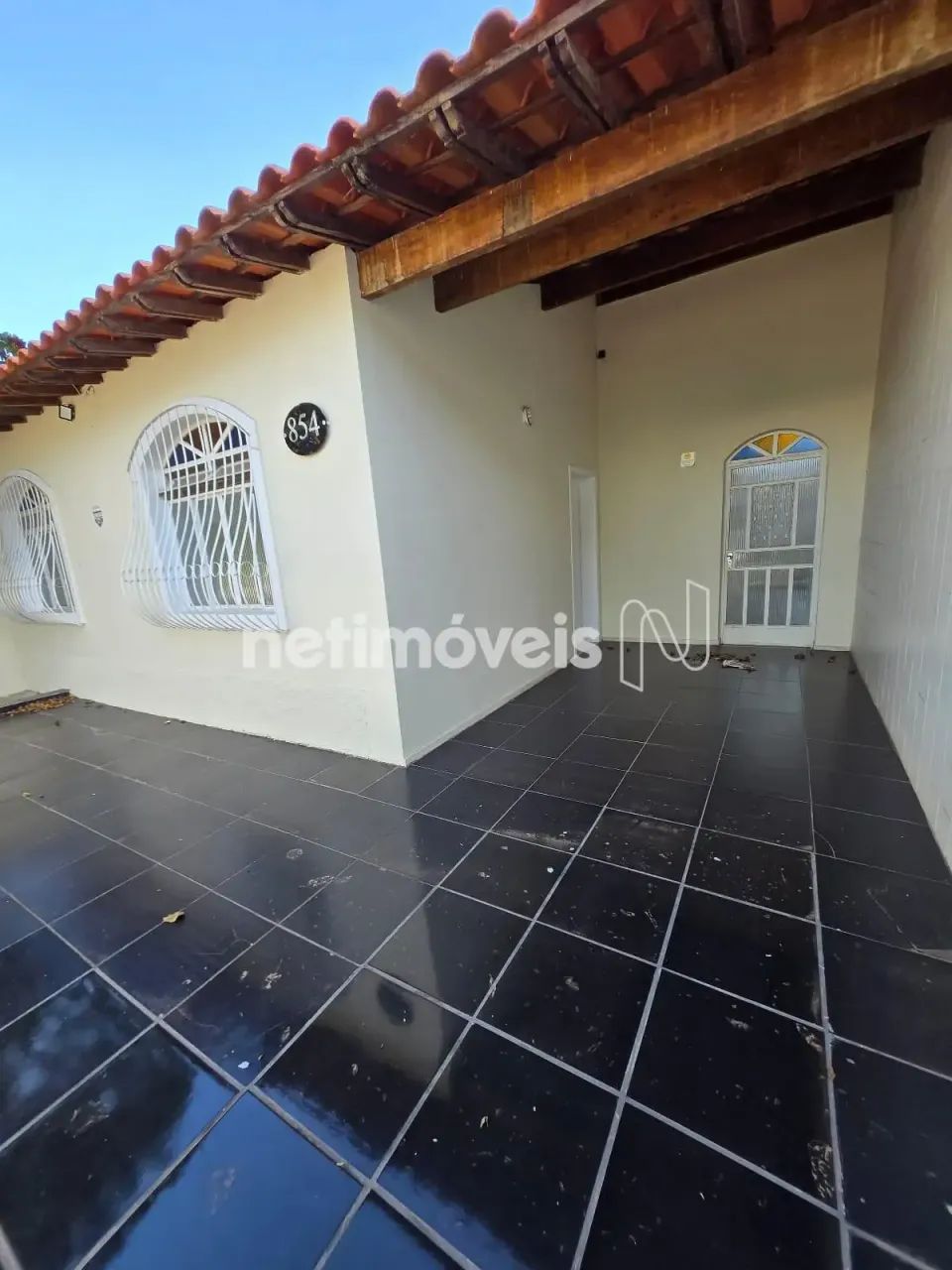 Casa ampla com 05 quartos, quintal e casa nos fundos no Bairro Esplanada - Foto 2