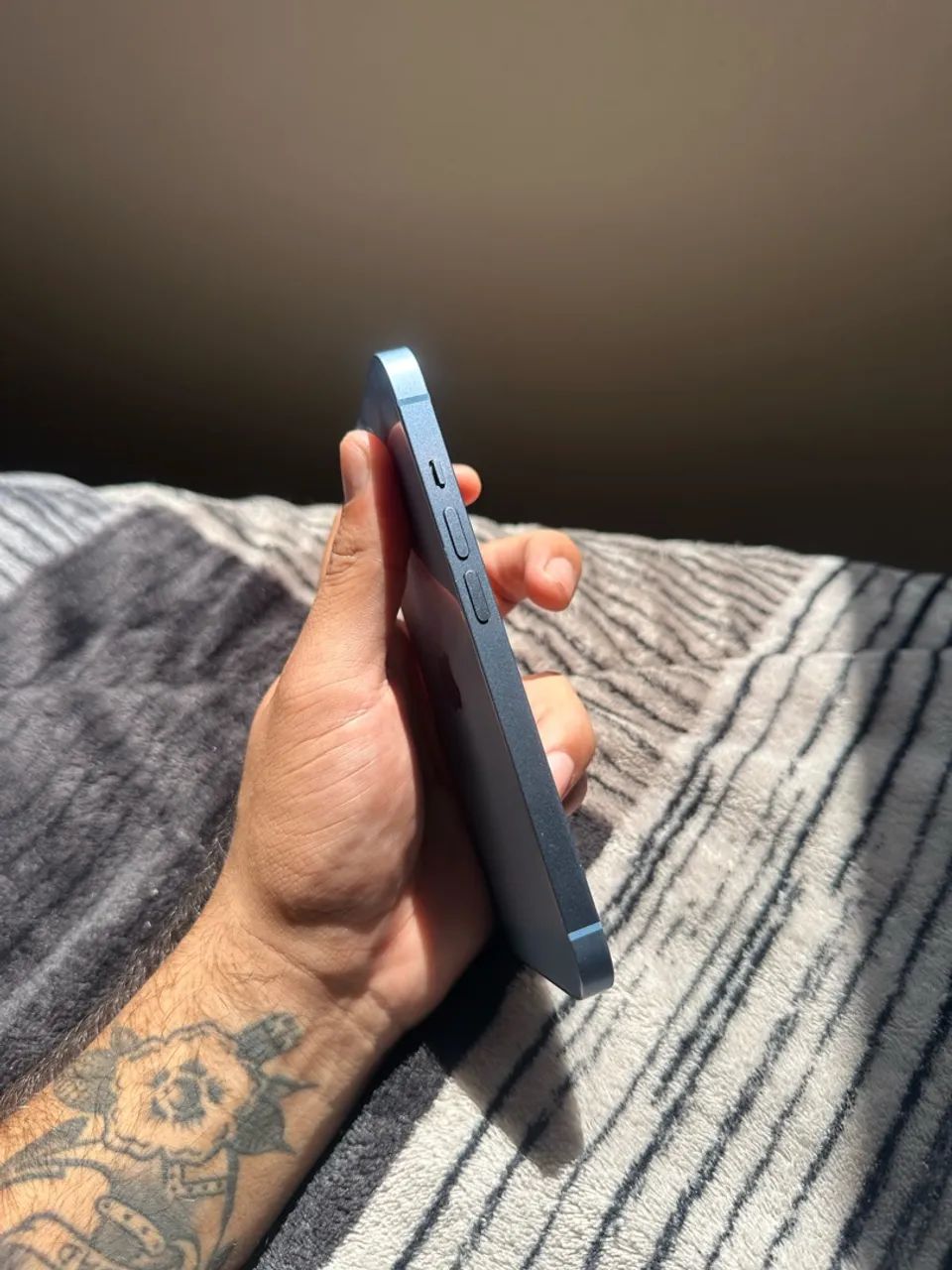 iPhone 14 128gb azul - Foto 2