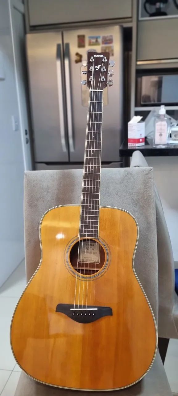 Vende-se Violão Yamaha 
