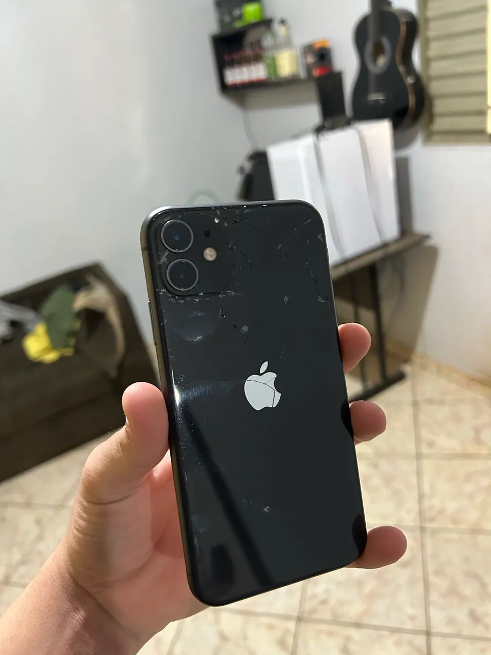 Apple iPhone 11 64GB ブラック 画面不良 iPhone 11 64gb saúde da bateria 83% todo original porém está com a