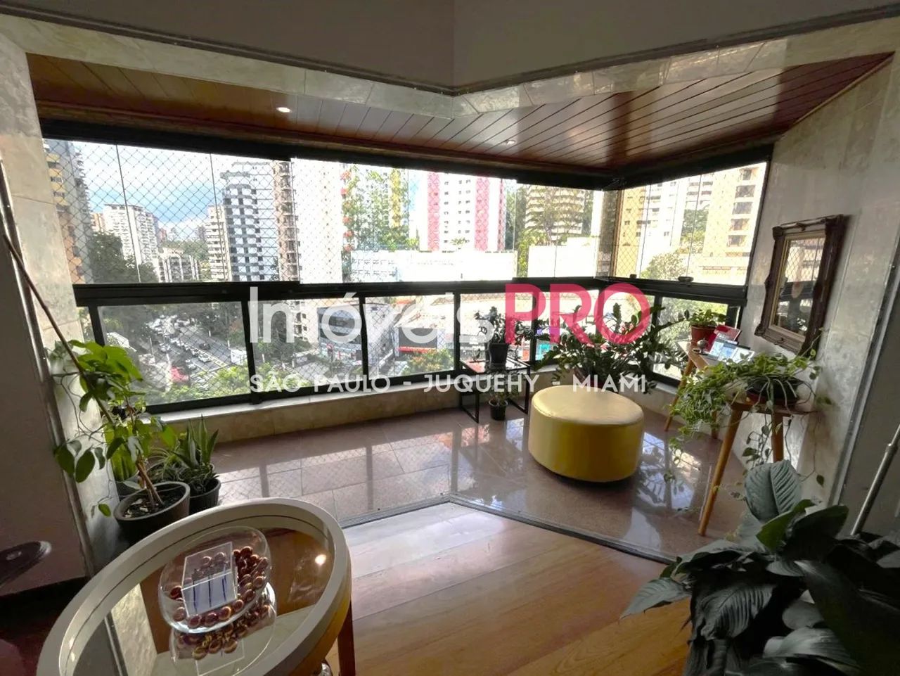 Apartamento amplo e sofisticado com 4 suítes e 238 m² em excelente localização! - Foto 4