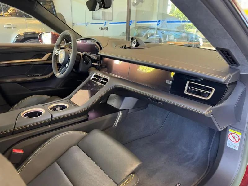 Porsche Taycan GTS (elétrico) 2023 - Foto 4