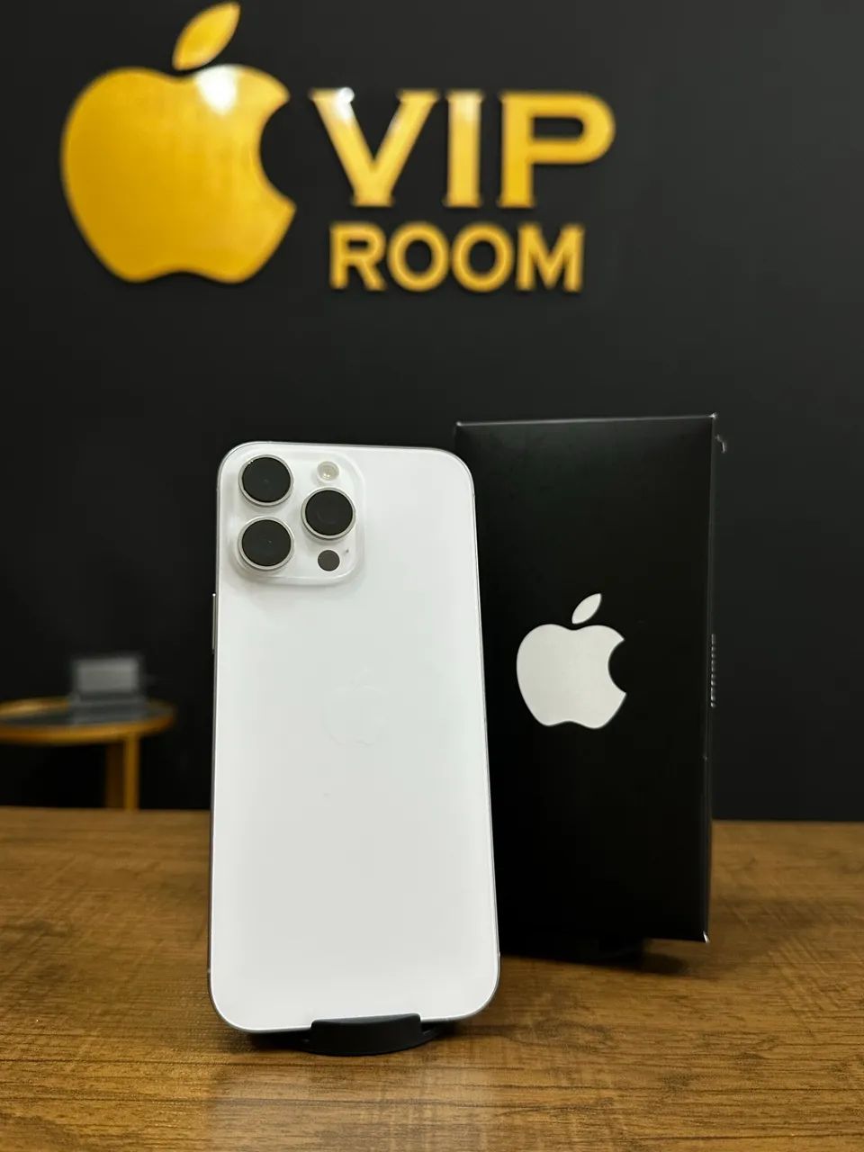 iPhone 16 Pro Max 256gb branco semi novo impecável  - Foto 3