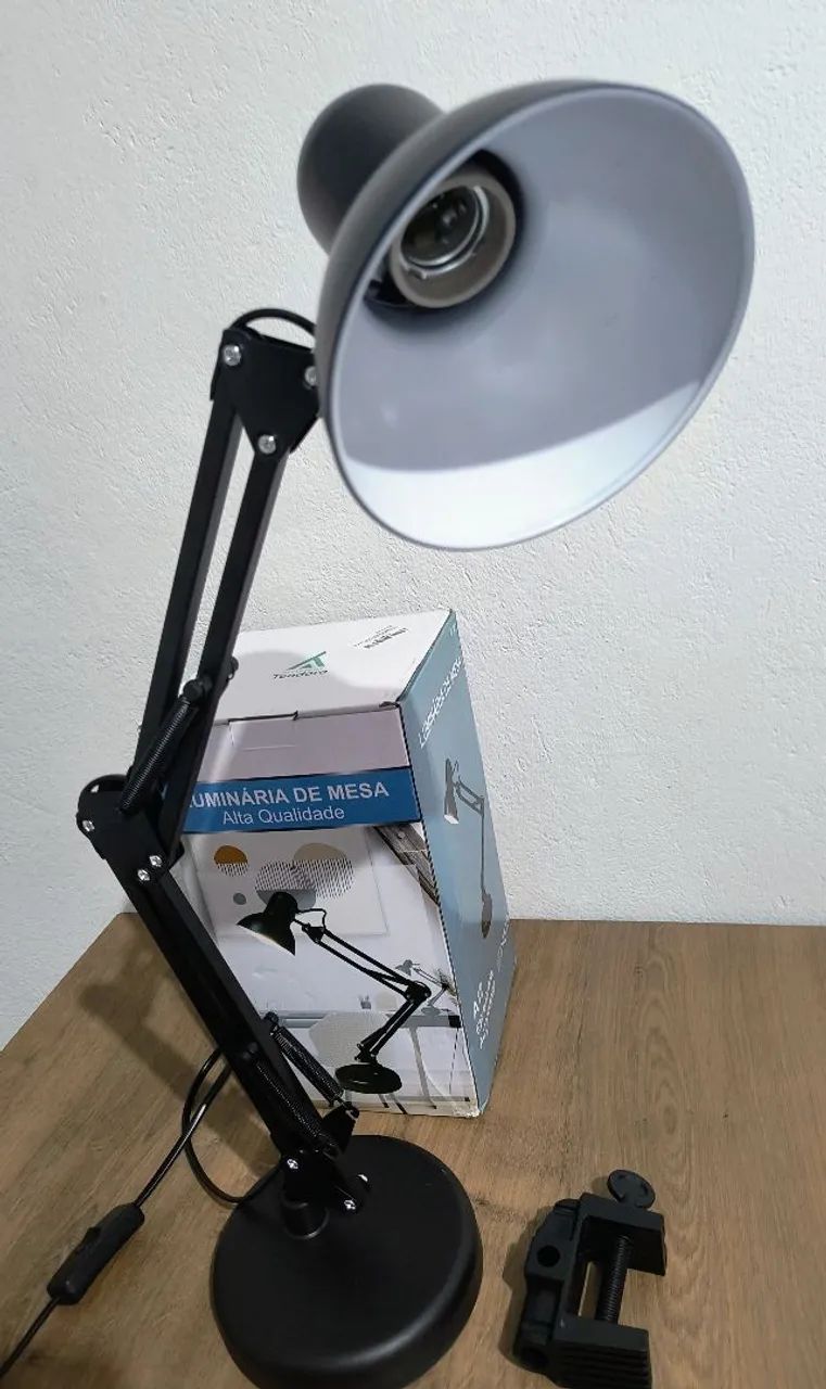 Luminária de Mesa regulável Nova  - Foto 4