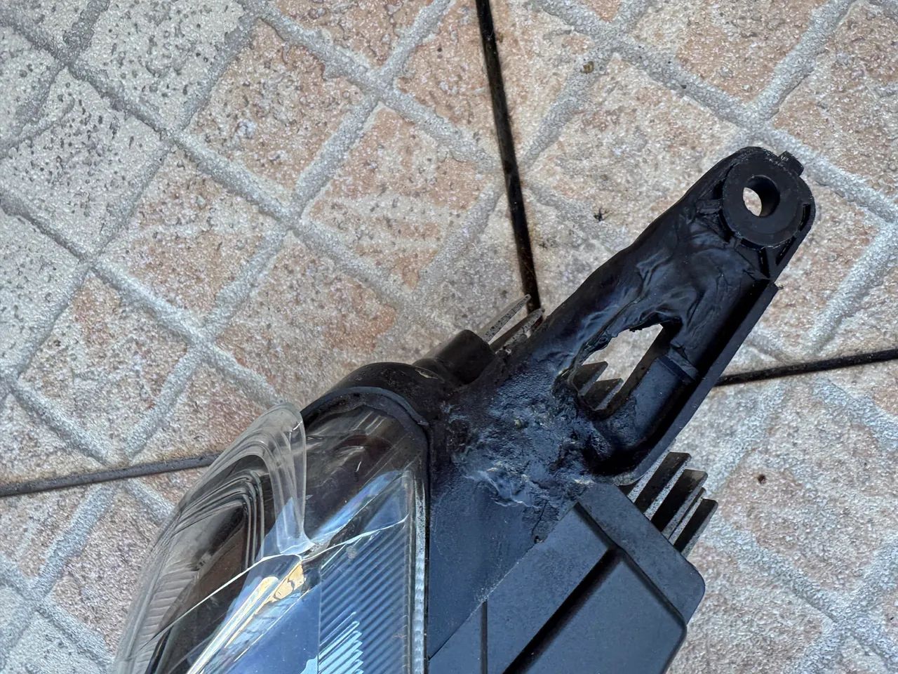 Par de farol diretos dos KWID 2025 - Foto 3