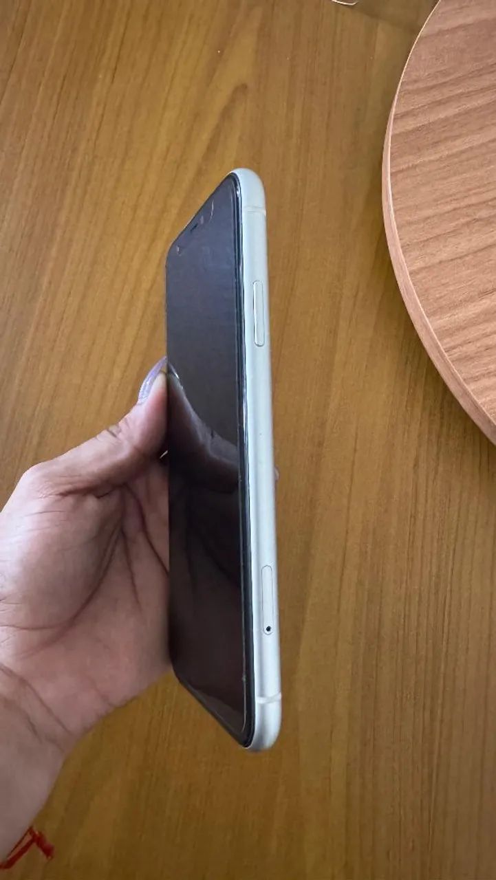 s*i様 iPhone 11 64GB バッテリー71% Iphone 11 - 64gb 71% Bateria *SEM CAIXA* - Celulares e Smartphones