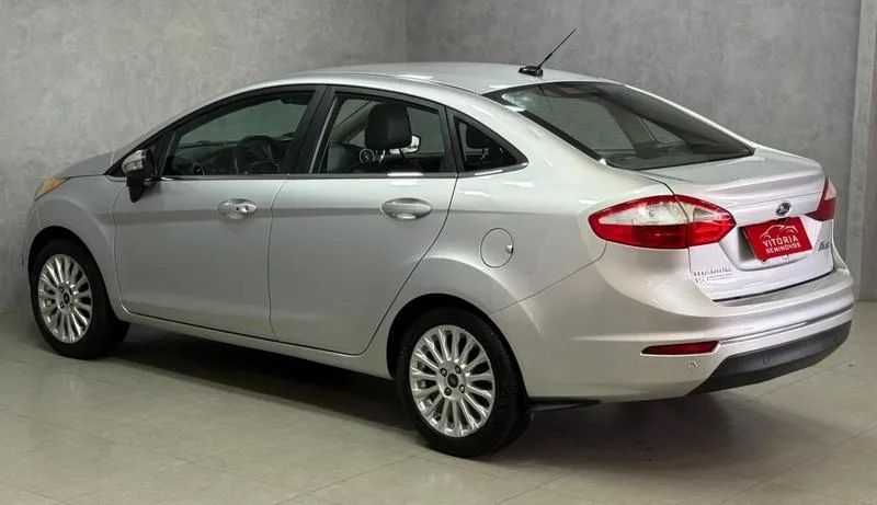 Ford Fiesta Titanium 1.6 Powershift Aut. 2016 - Foto 2