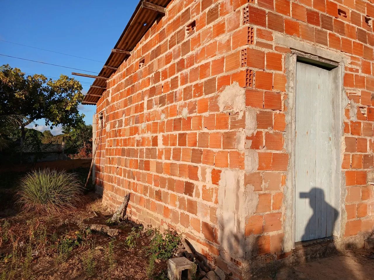 Vendo terreno ja com uma casinha dentro  - Foto 2