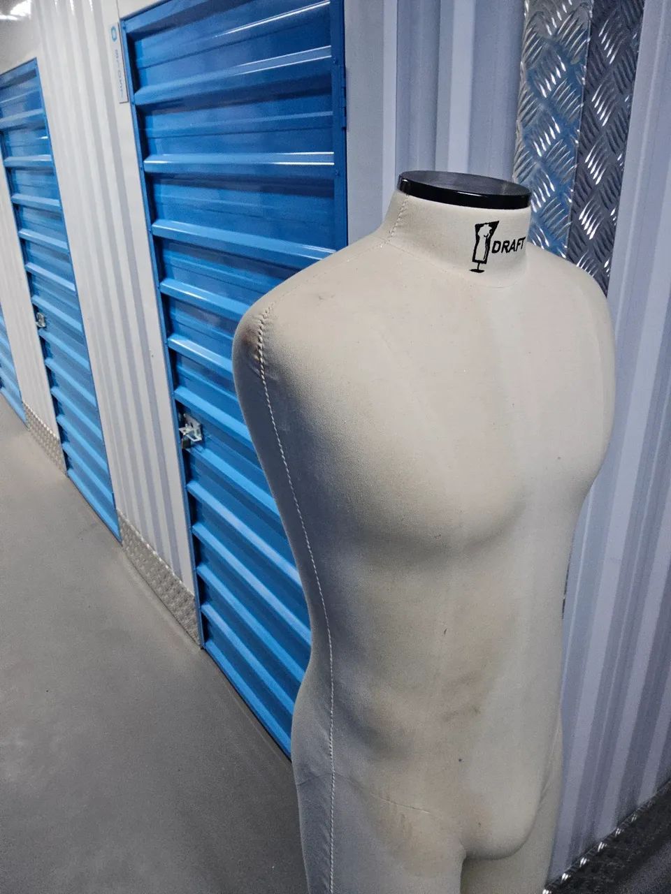 Manequim Masculino Perna longa com pé de ferro - Tamanho 46 - Foto 5