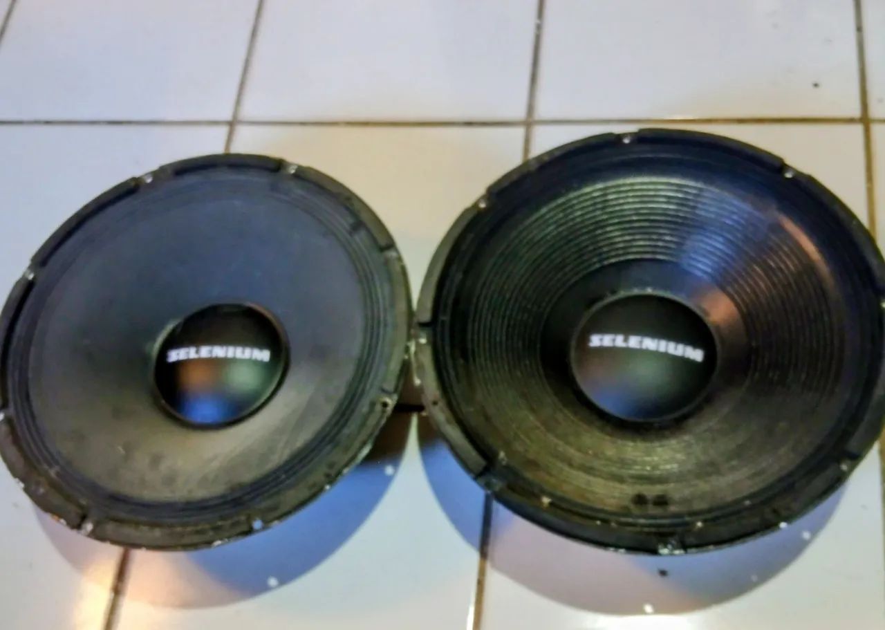 1 PAR DE FONE DE 15 DE 700w CADA UM