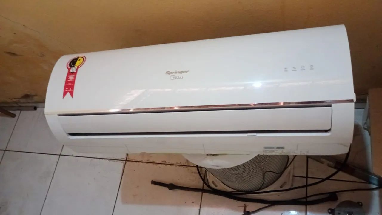 Vendo split de 9 a 60 mil BTUs completo.com garantia de 90 dias já entrego instalado. - Foto 6