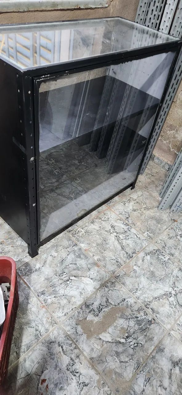Balcao usado de ferro e vidro expositor