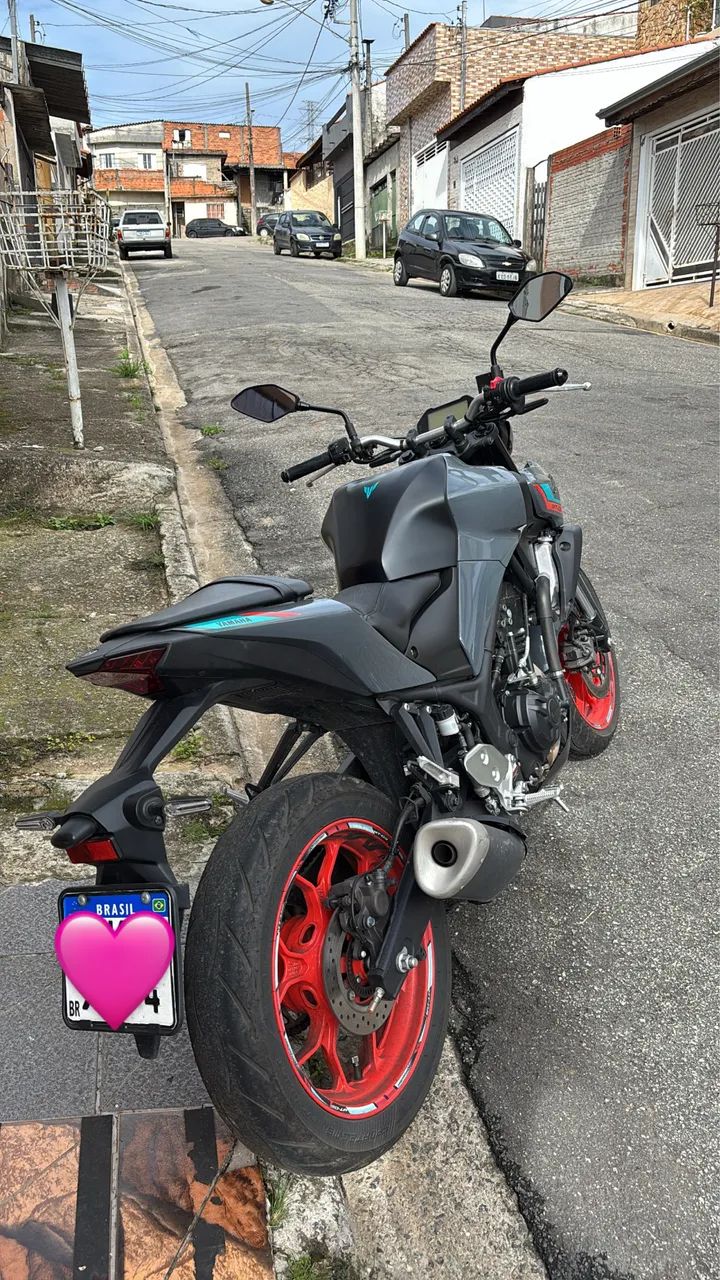 MT 03 cinza