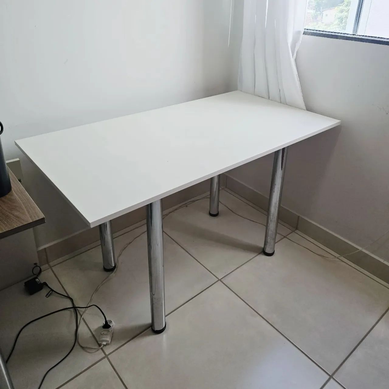 MESA EM MDF BRANCO - 1,20x0,65m