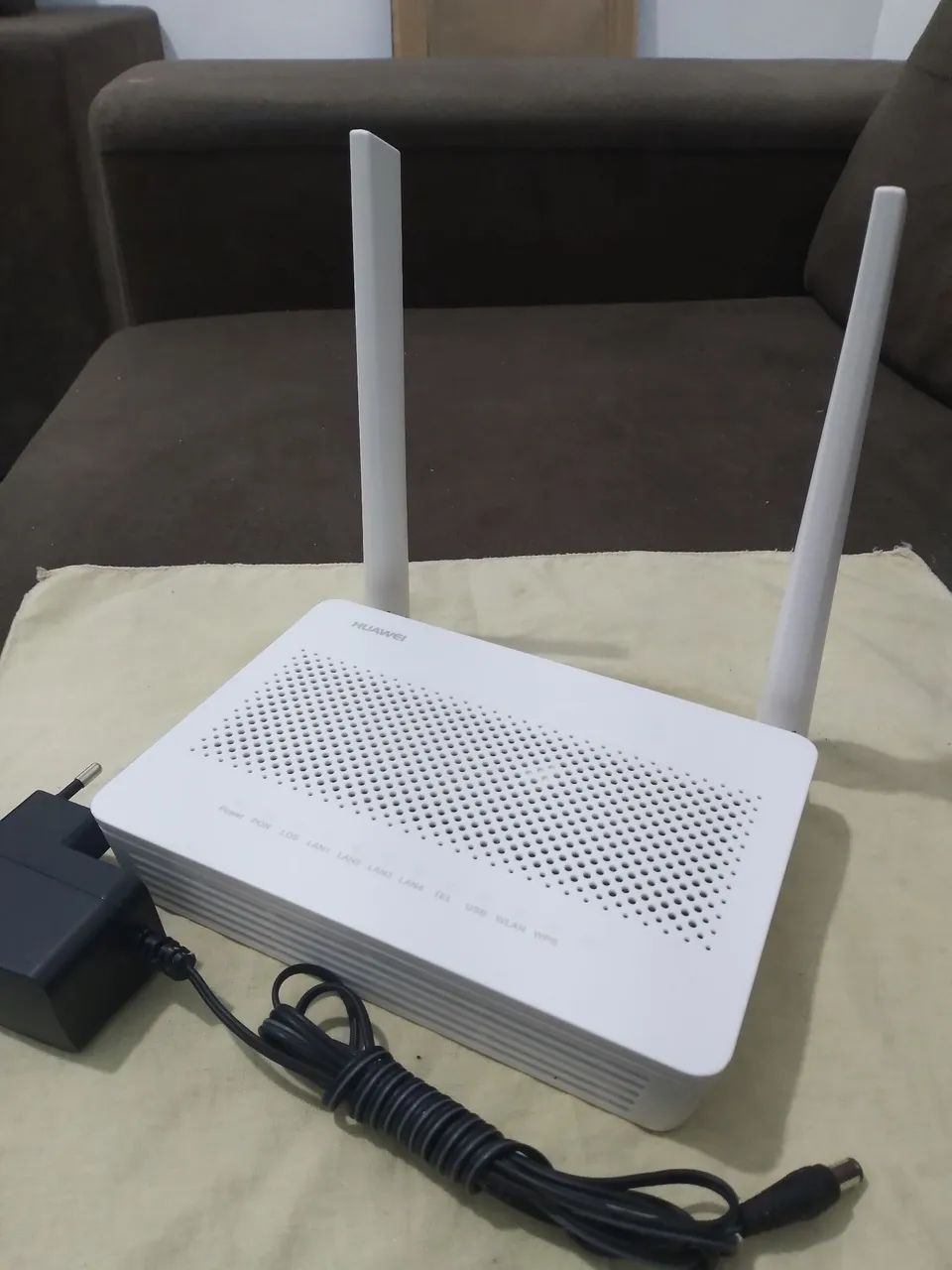 Roteador HUAWEI semi novo todo ok funcionando perfeitamente 