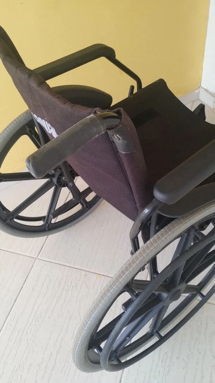 Cadeira de rodas  - Foto 2