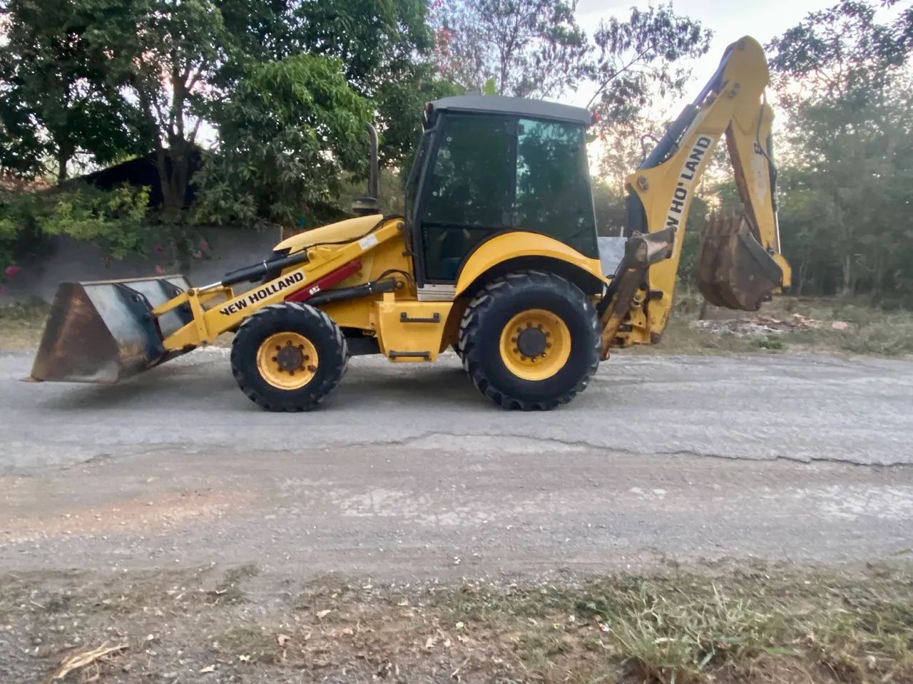 Retroescavadeira New Holland B110B 2014 - Foto 2