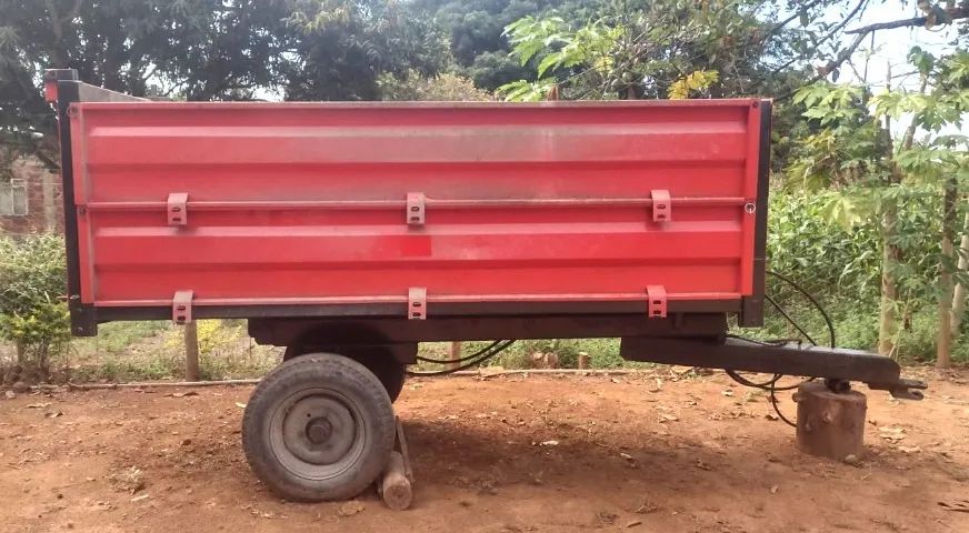 Trator Implemento Carreta Basculante 4 Toneladas - Robusta e Eficiente