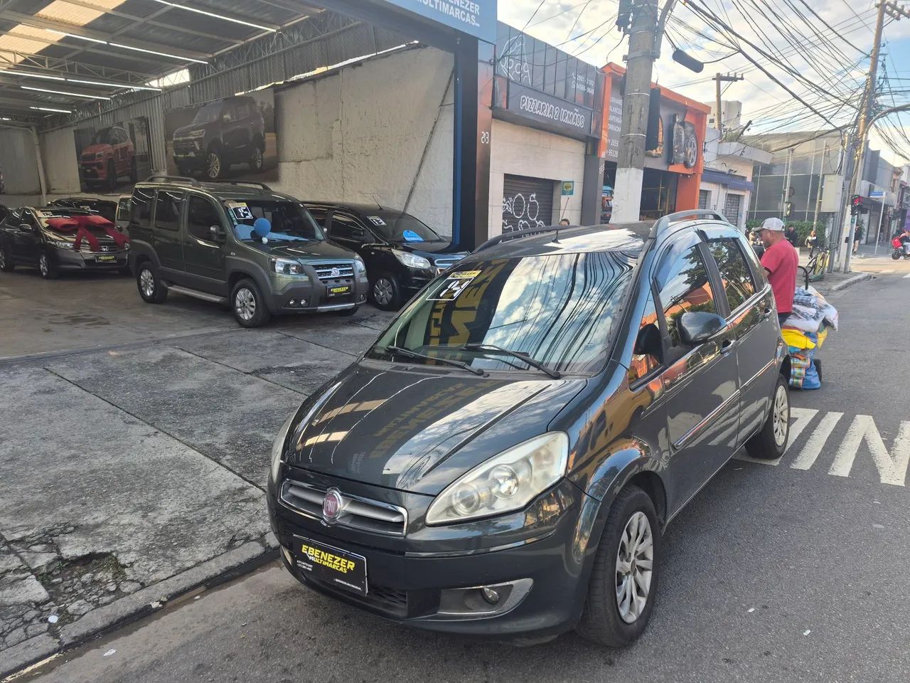 Fiat Idea Attractive 1.4 Fire Flex 8V 5P 2014 - Foto 3