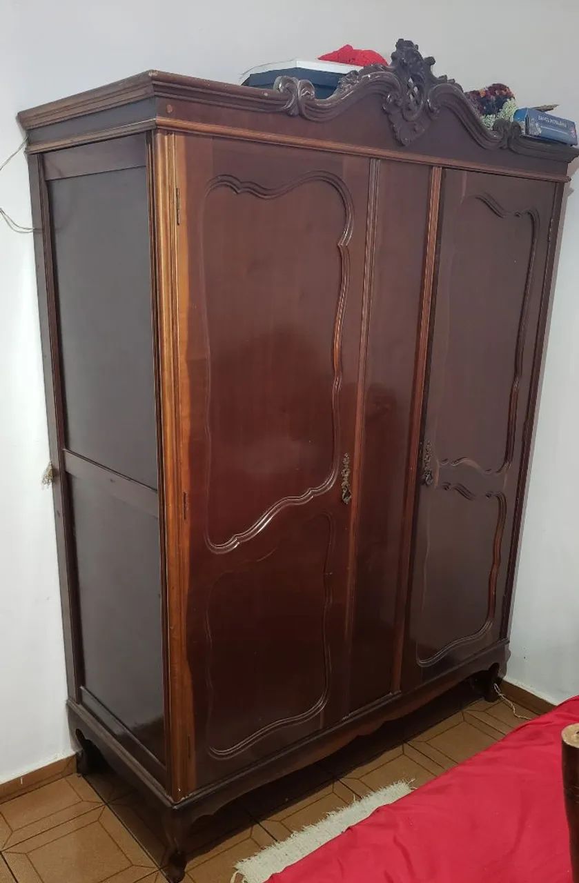 Guarda-roupa clássico em madeira maciça - lindo e resistente!  - Foto 2