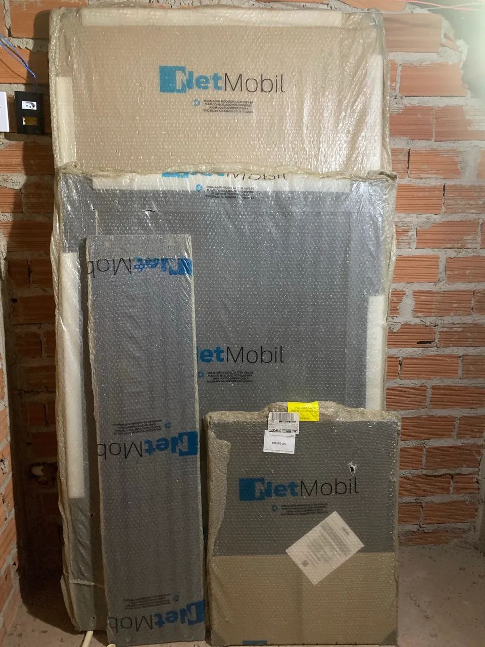 Mesa de reunião com painel de TV  - Foto 5