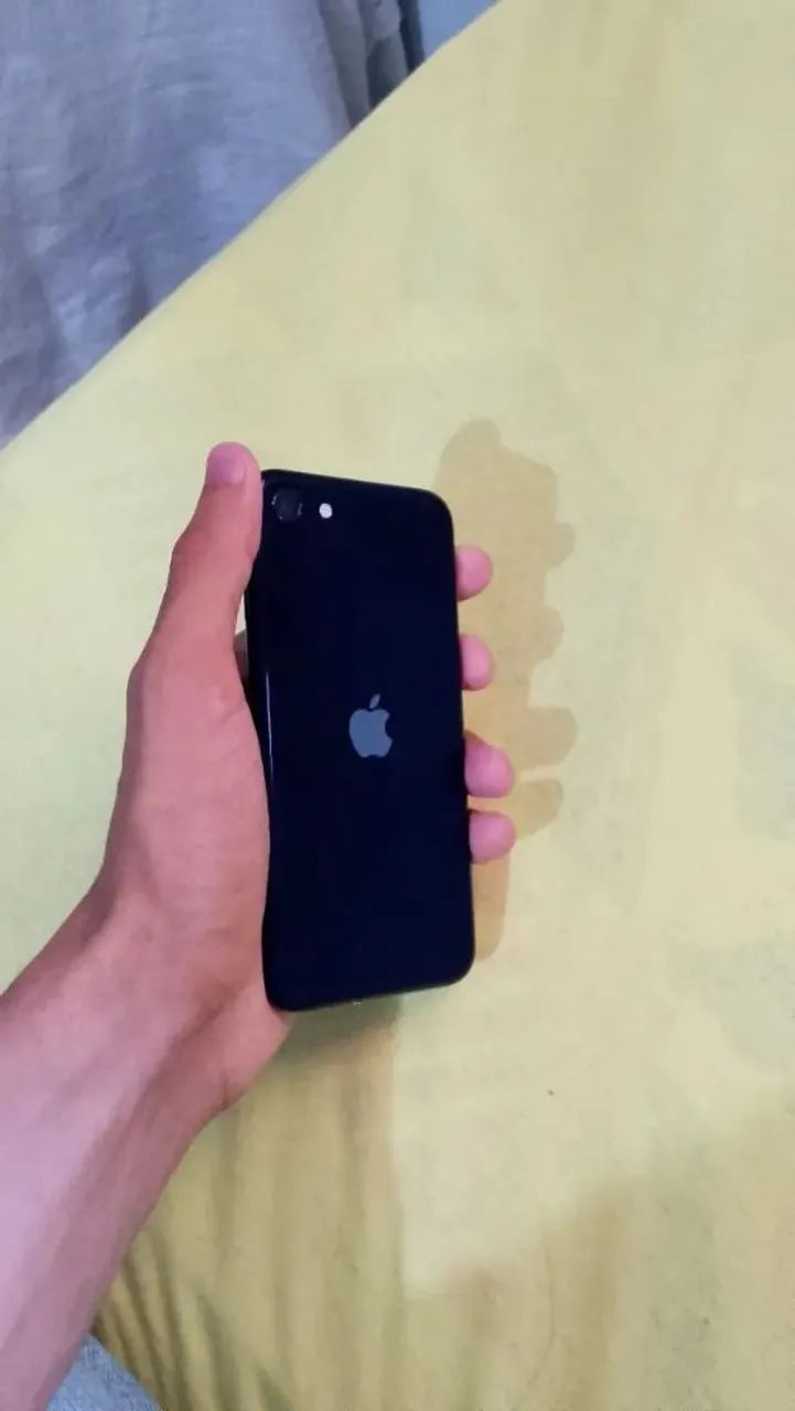 VENDO UM IPHONE SE NOVÍSSIMO  - Foto 2