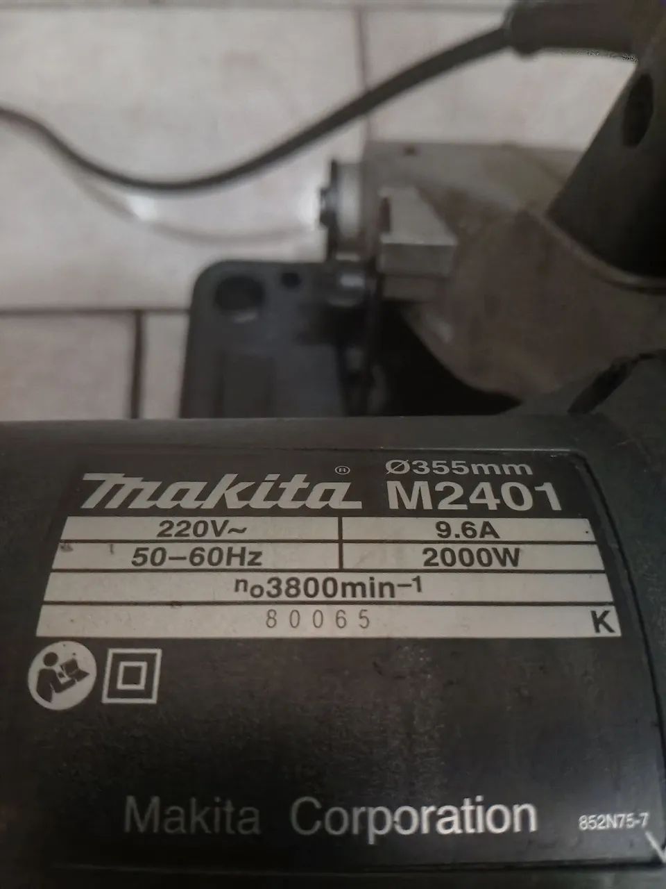 SERRA POLICORTE MAKITA 2000W C/ MANUAL E NOTA - Foto 2