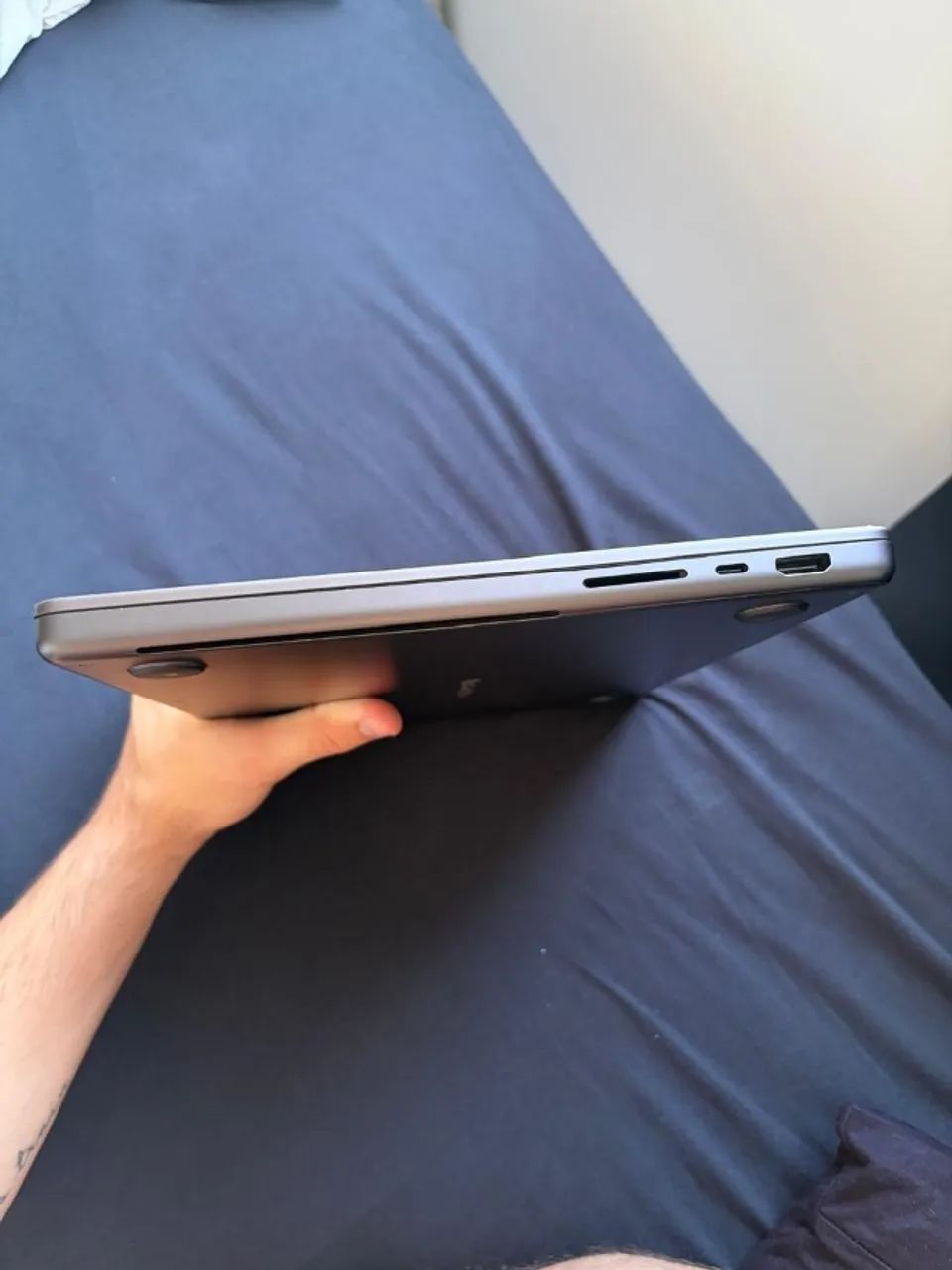 MacBook Pro 14" M3 Pro 18GB 512GB Space Black + caixa
