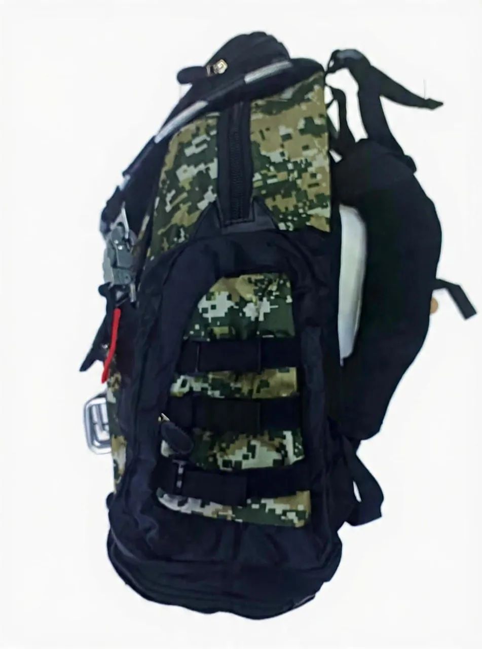 mochila oakley verde Camuflado nova importado  - Foto 2