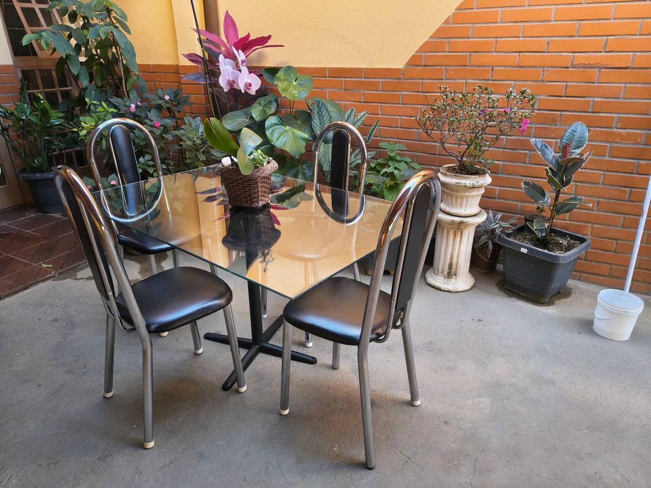 Mesa de Vidro com 4 Cadeiras  - Foto 4