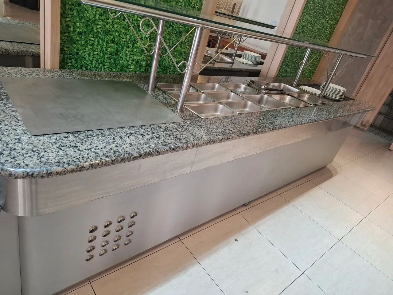 Pista quente fria buffet 