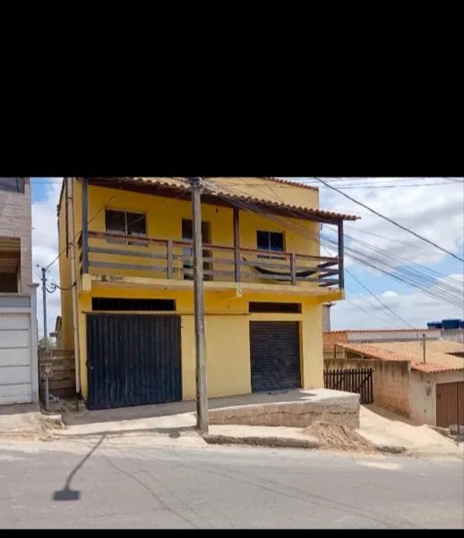 CASA 02 QUARTOS E GARAGEM