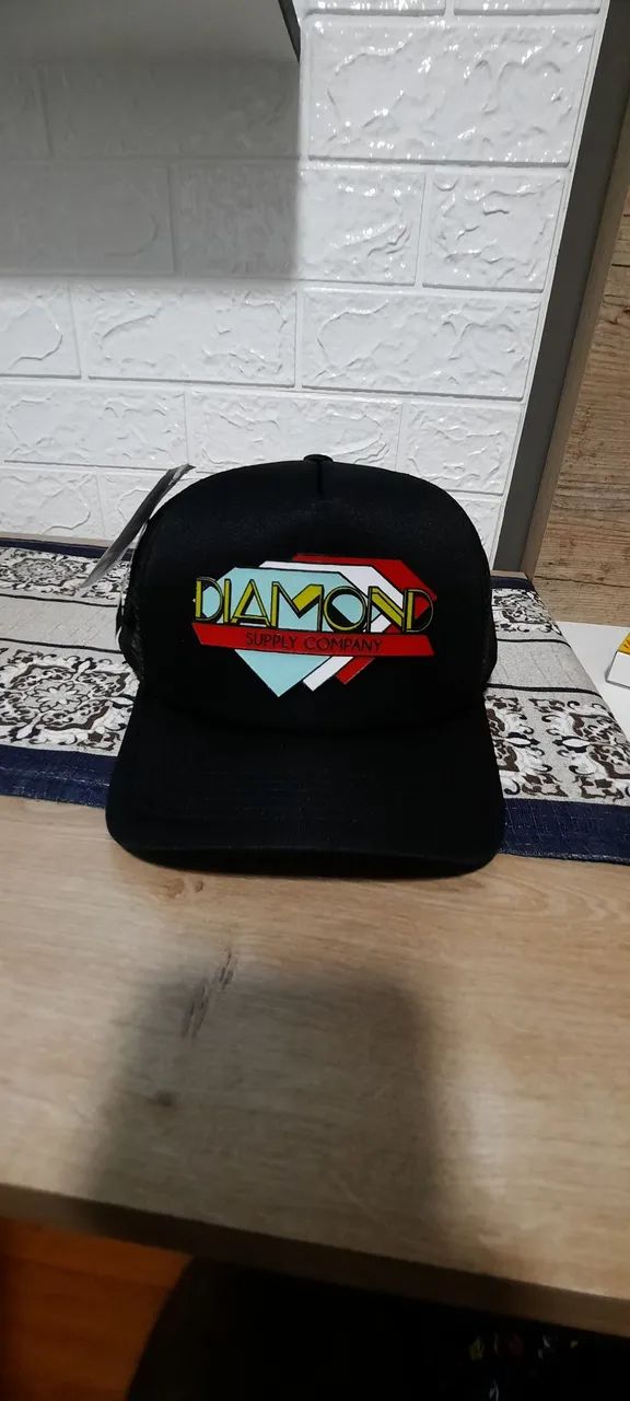Boné diamond Modelo trucker novo