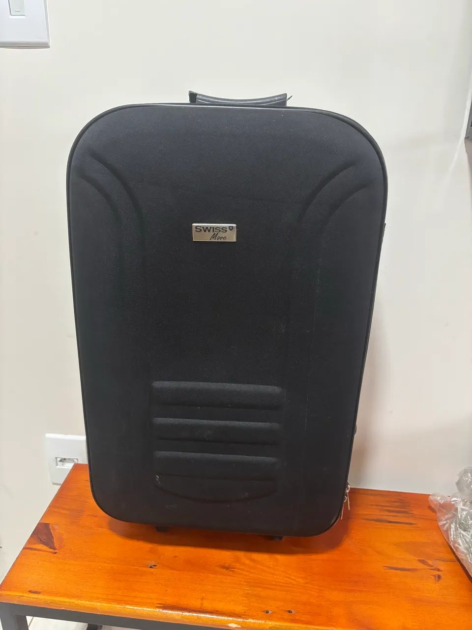 Mala nova grande com avarias 