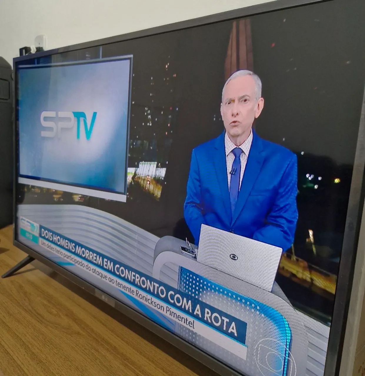 Smart TV LG 43" , conversor digital integrado,Wifi,WebOs, em perfeito estado.  - Foto 4