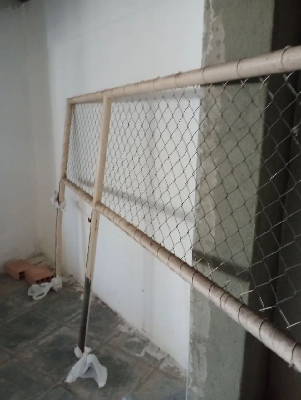 ALAMBRADO DE FERRO COM 70CM POR 260 CM COM TELA PERFIL DE 50 MM , PINTADO SAO 2 UNIDADES - Foto 5