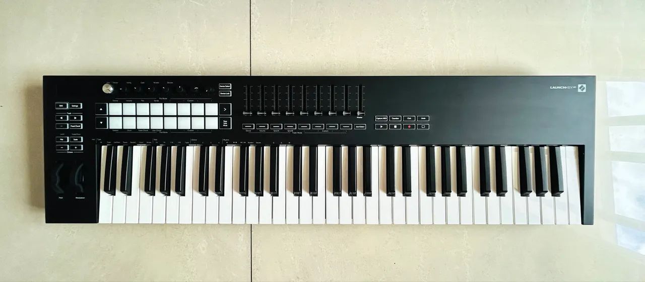 Teclado Controlador Novation LaunchKey 61 - Foto 4