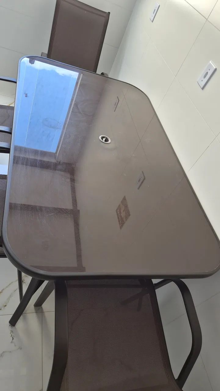 Vendo mesa completa com 6 cadeiras para área externa com ombrelone (guarda sol) - Foto 4
