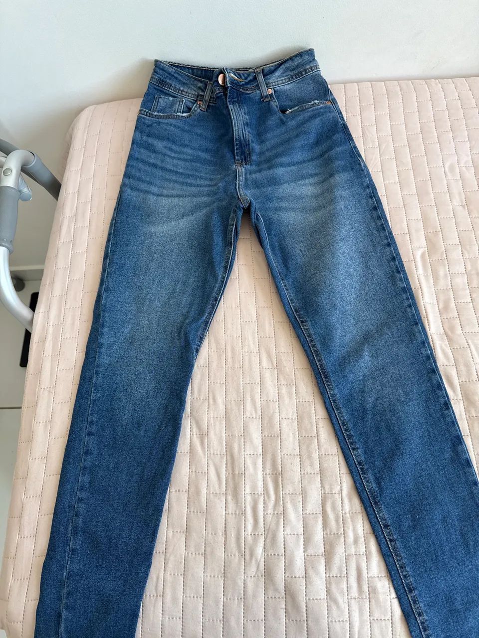 Calça jeans pouco usada ótimo estado 