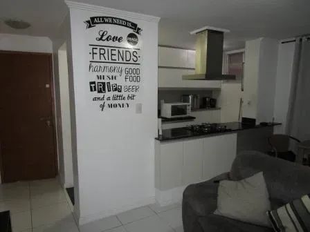Apartamento todo reformado e mobiliado de 02 quartos em Icaraí!