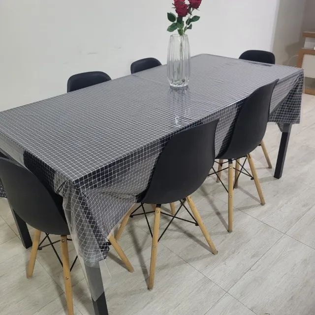 Mesa de jantar retangular preta, com cadeiras de pé de palitos. Linda - Foto 5