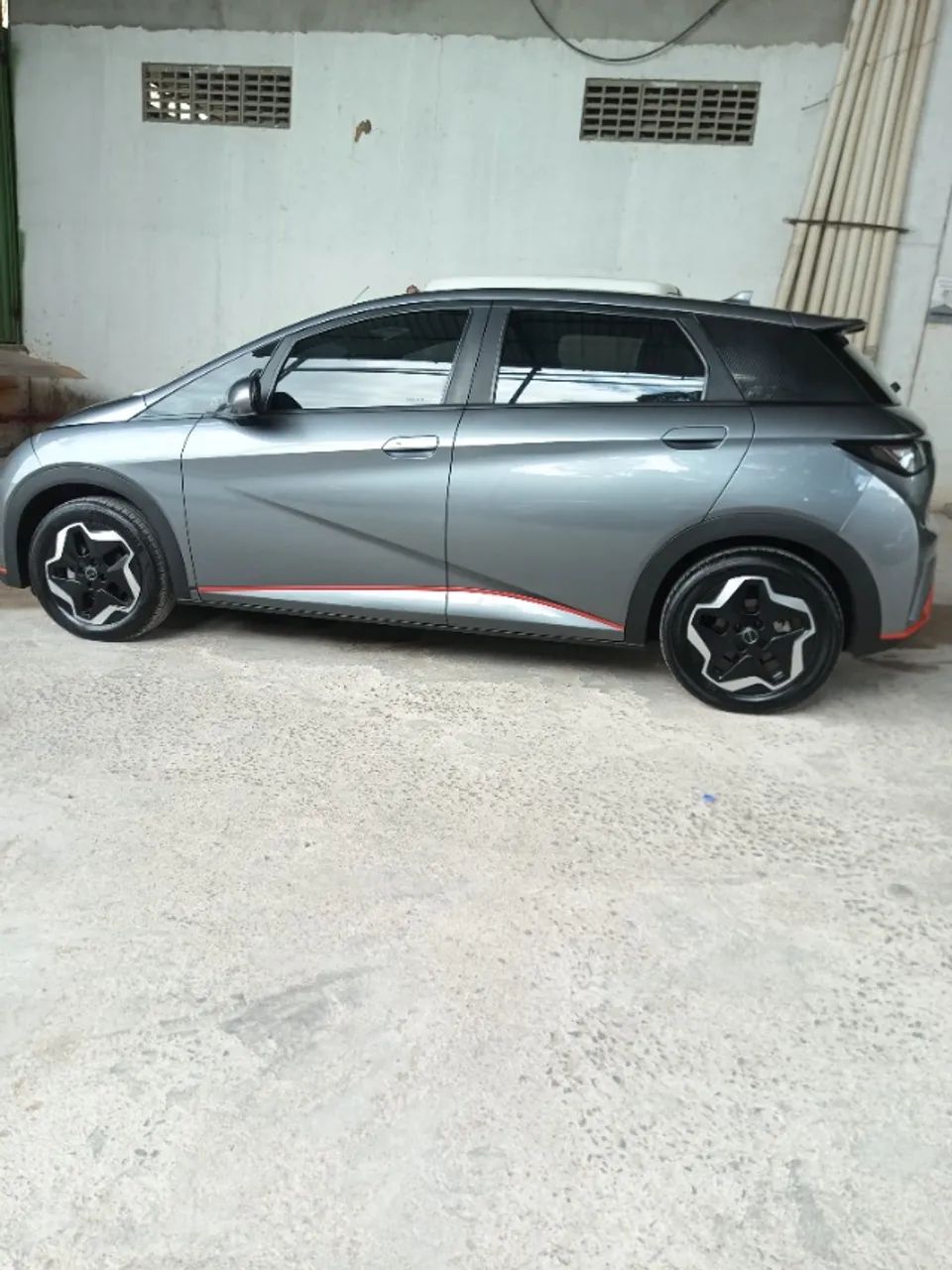 BYD Dolphin EV (Elétrico) 2025