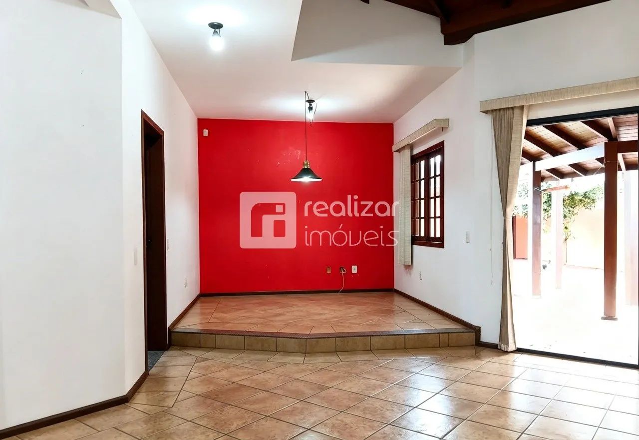450 m² de terreno e 186 m² de área construída, - Foto 3